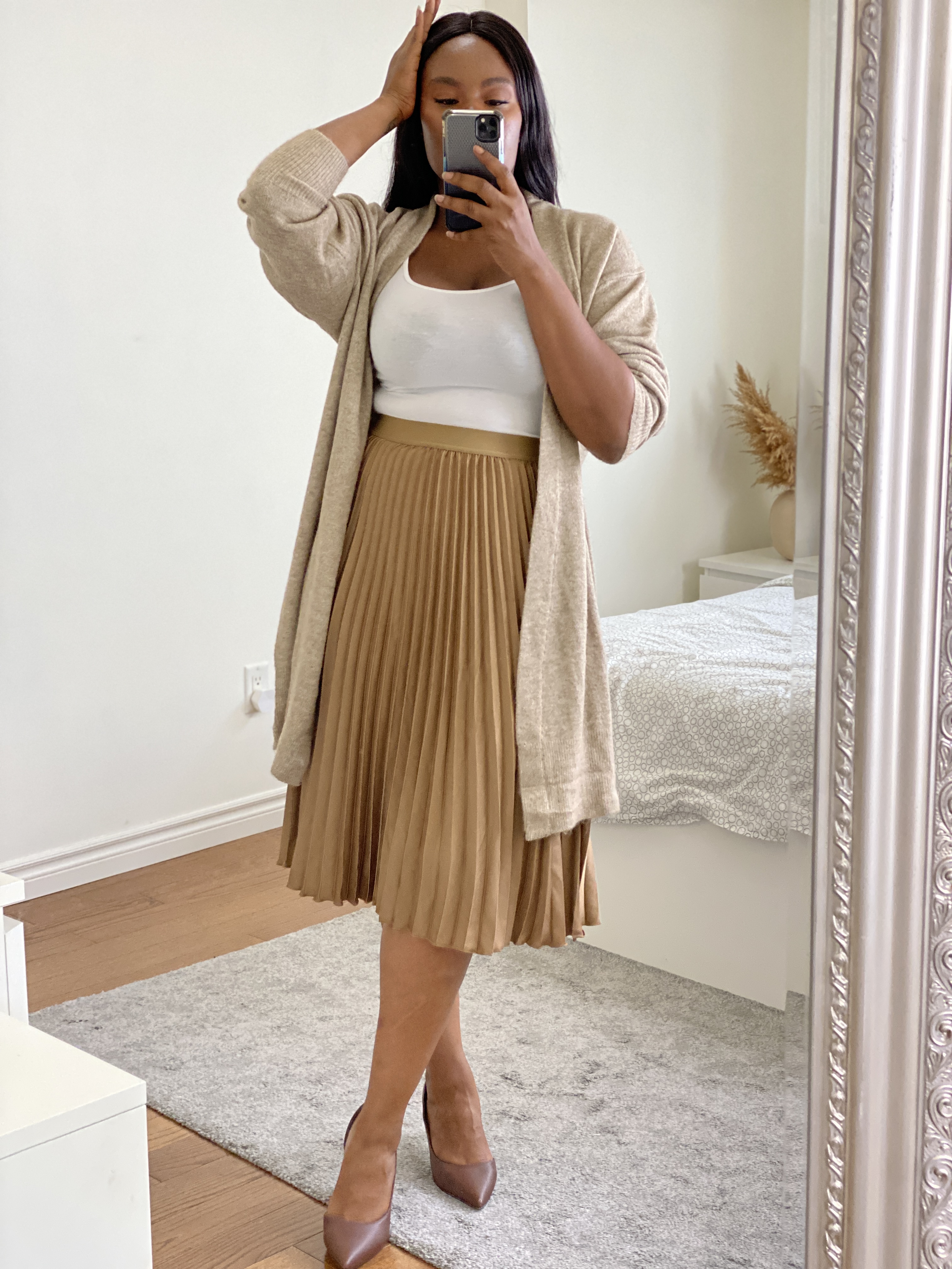 PLEATED SKIRT OUTFIT